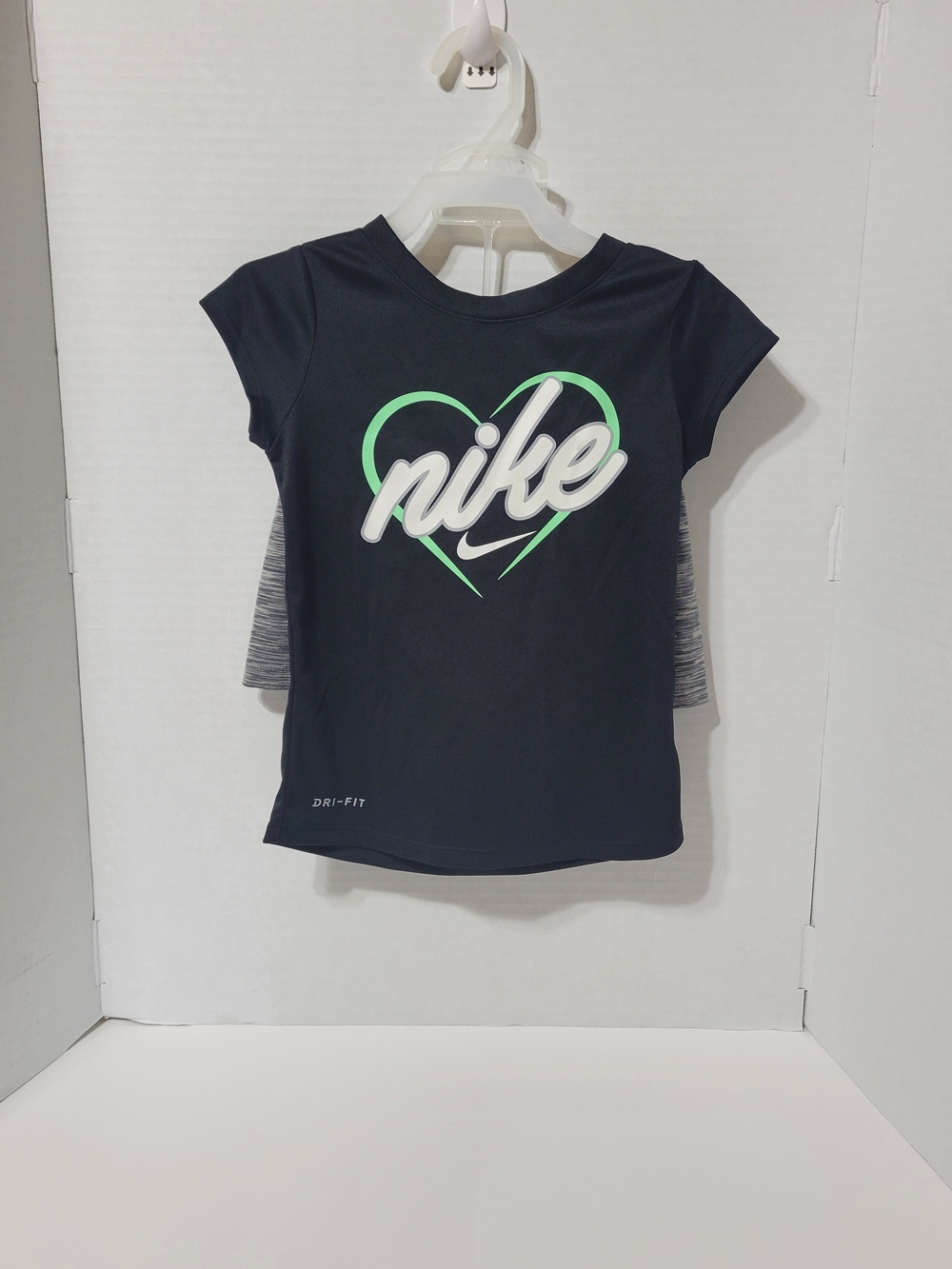 Nike Dri-FIT Toddler Girls 4 XS 3-4Y Activewear Outfit Set Heart Logo
